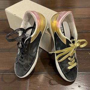 Golden Goose Super Star Sneakers